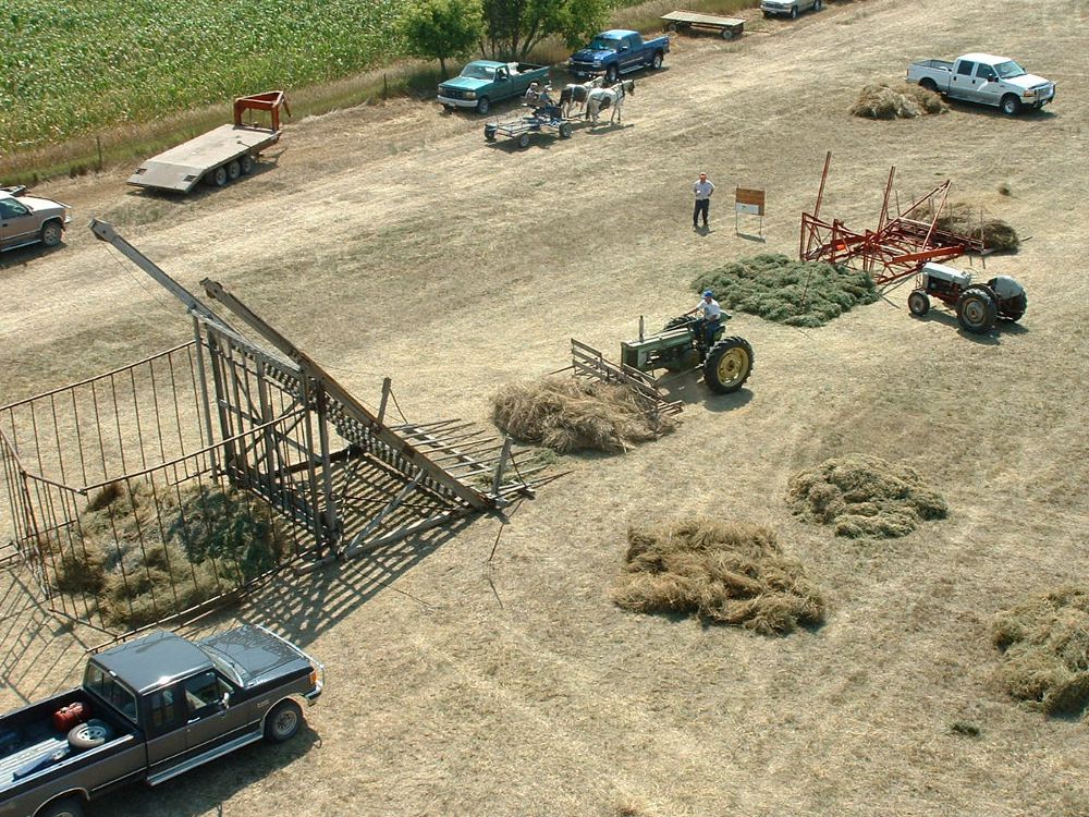 Rae Valley Heritage Assocation, Inc. Threshing Working Displays Page